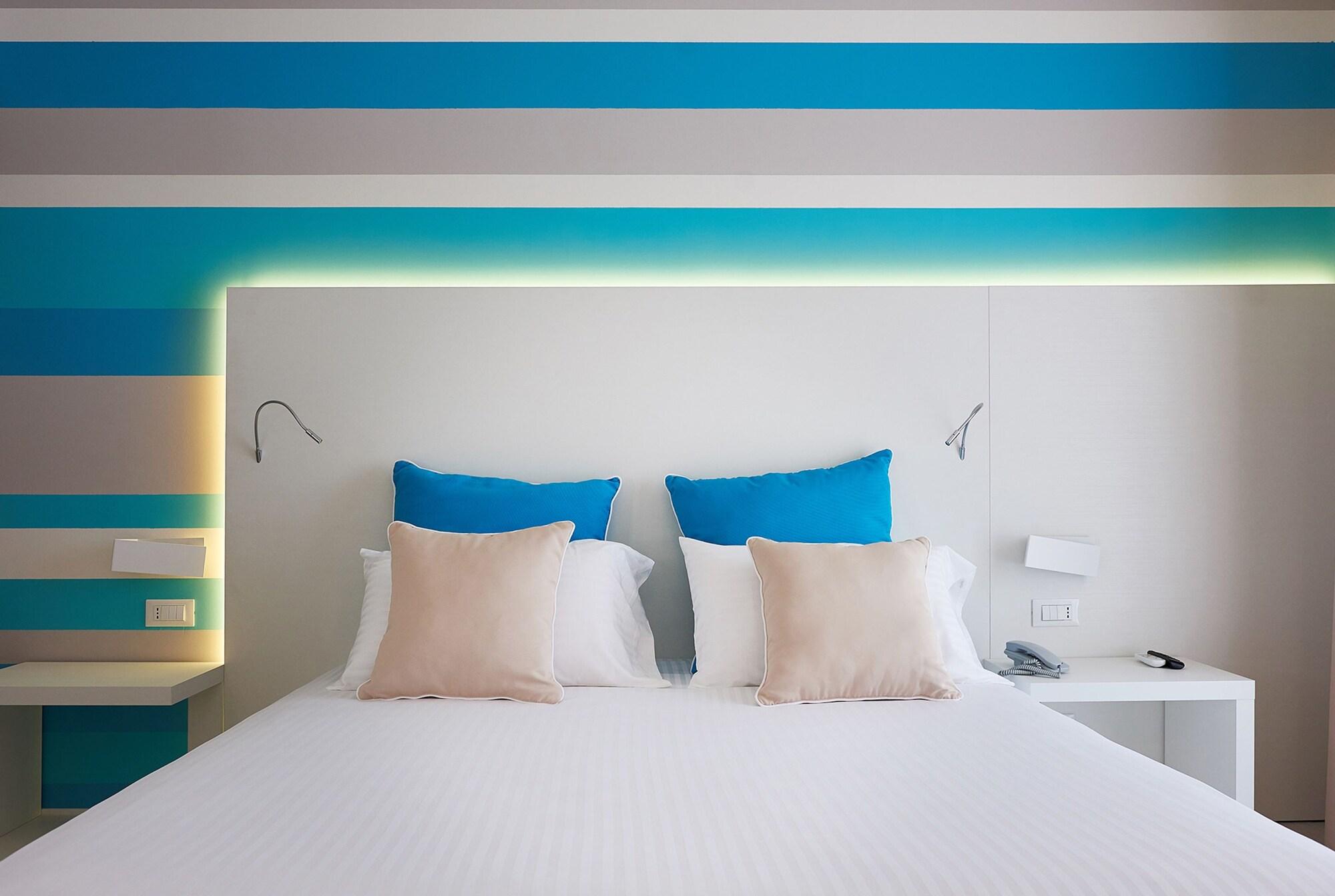 Marina Di Petrolo Hotel & Spa 카스텔라마레델골포 외부 사진