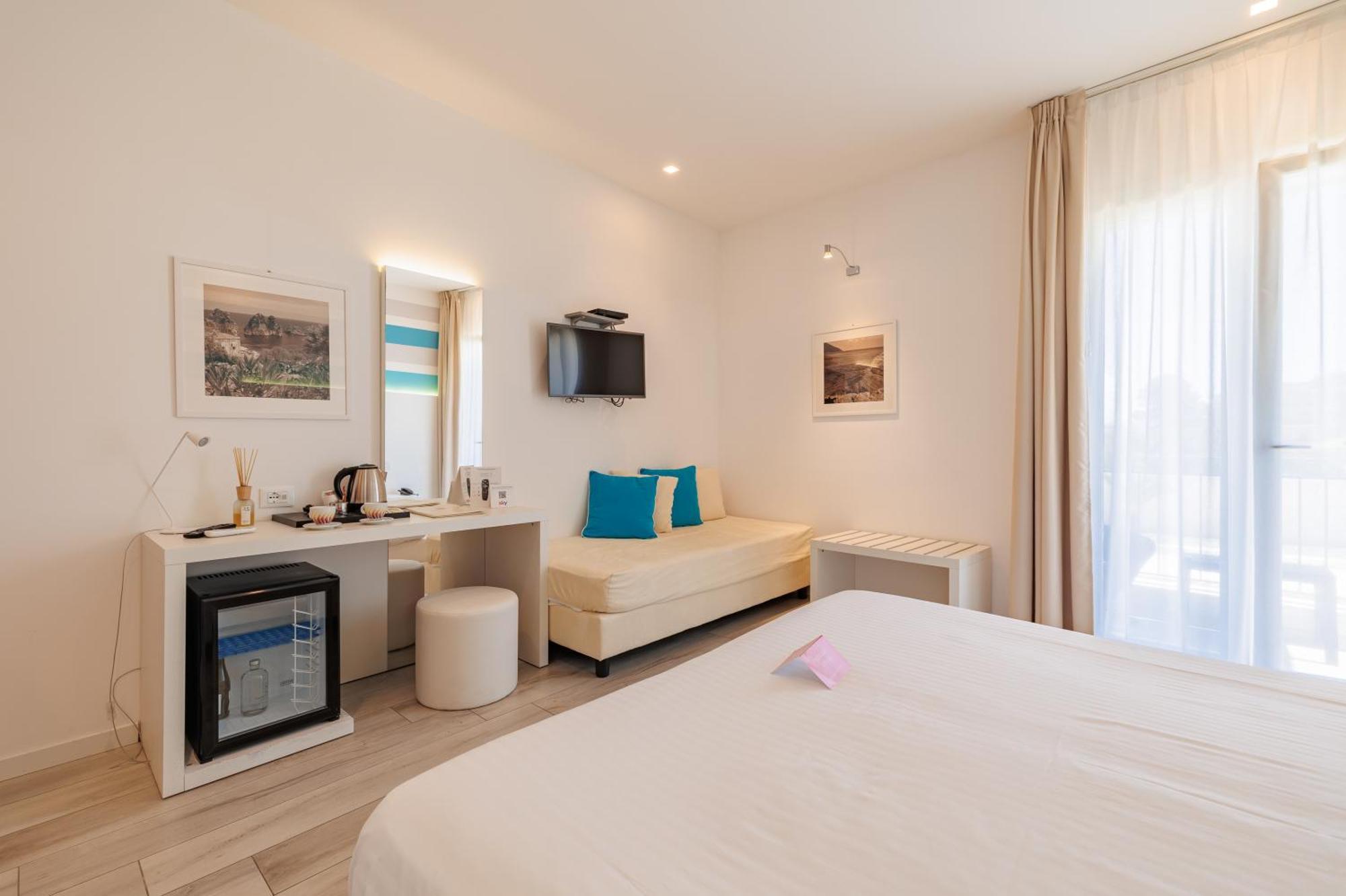 Marina Di Petrolo Hotel & Spa 카스텔라마레델골포 외부 사진